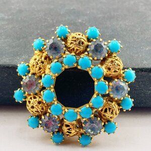 VINTAGE Blue, turquoise, and gold tone metal filigree wreath brooch ~ Boho pin